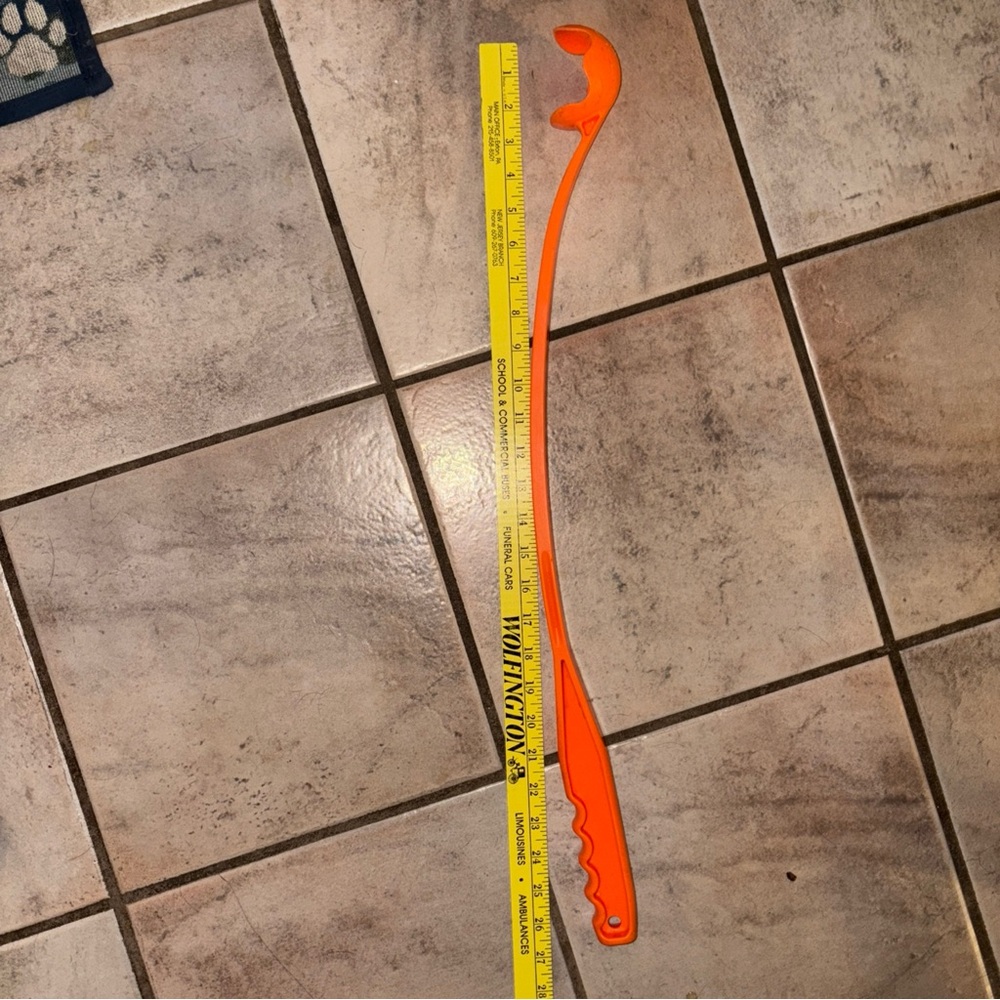ChuckIt Ball Tosser, Standard Tennis Ball Launcher Retrieving Dog Toy Large - Picture 3 of 5